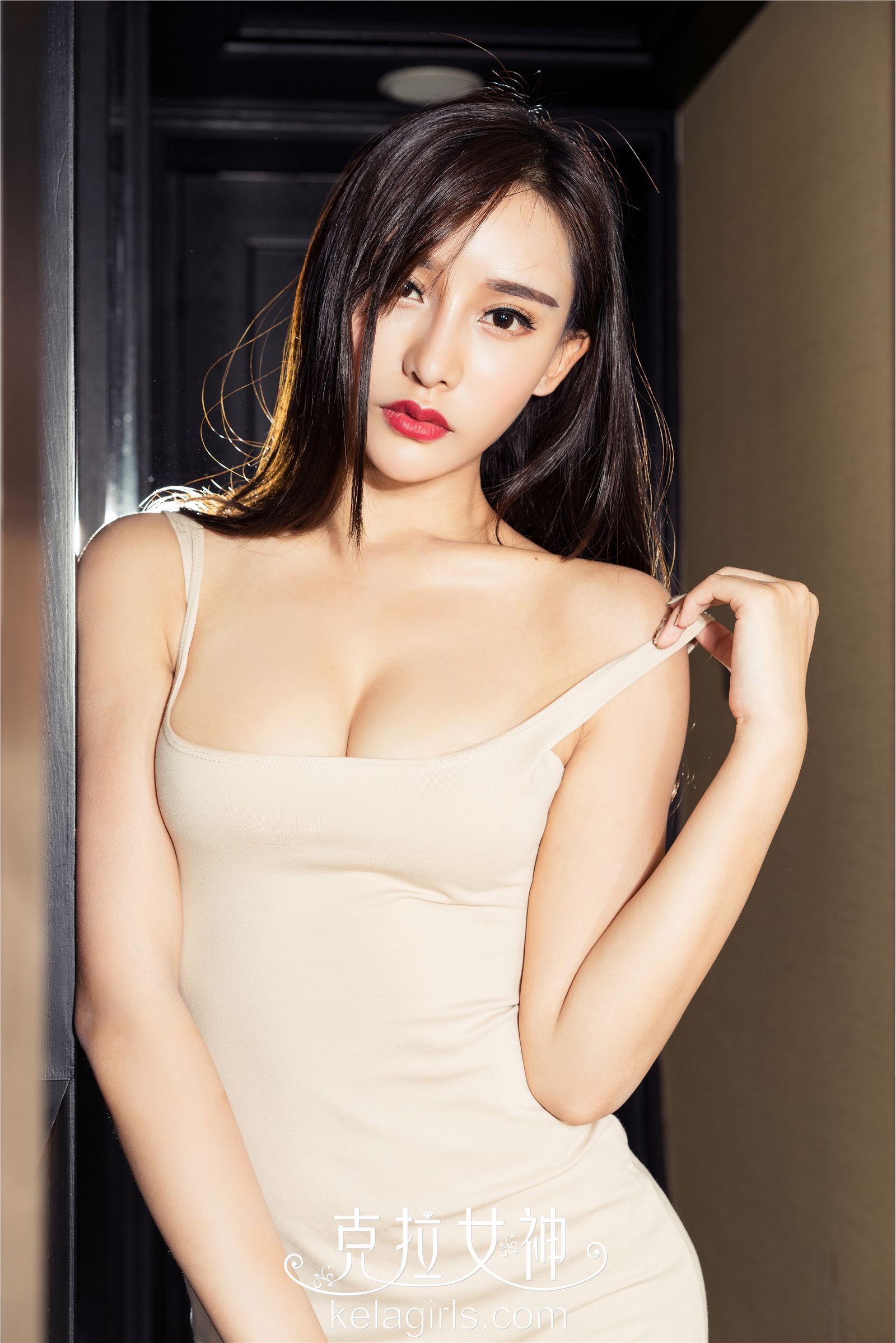 [KeLaGirls]克拉女神 2017-02-18 小西 魅惑の眼神